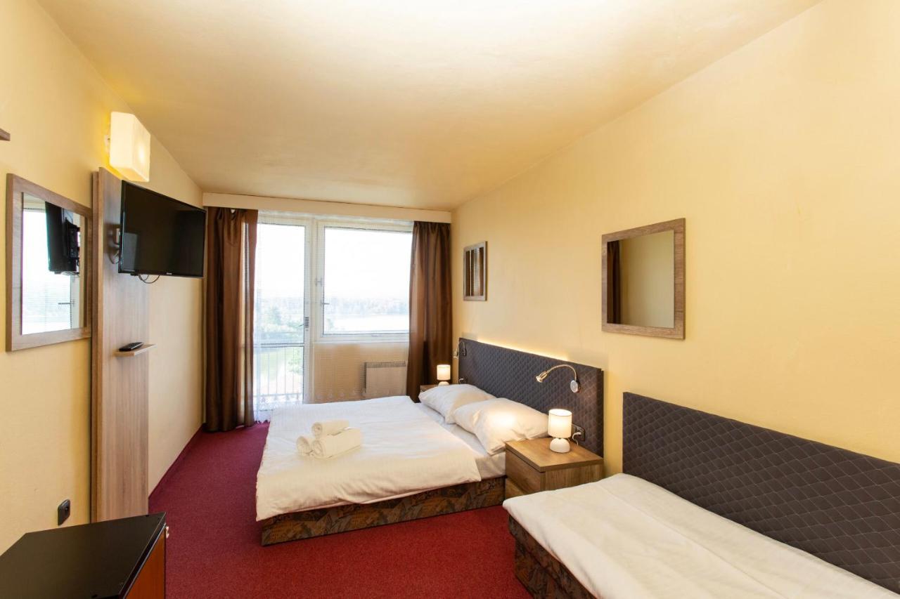 Hotel Panorama Orlik Klucenice Esterno foto