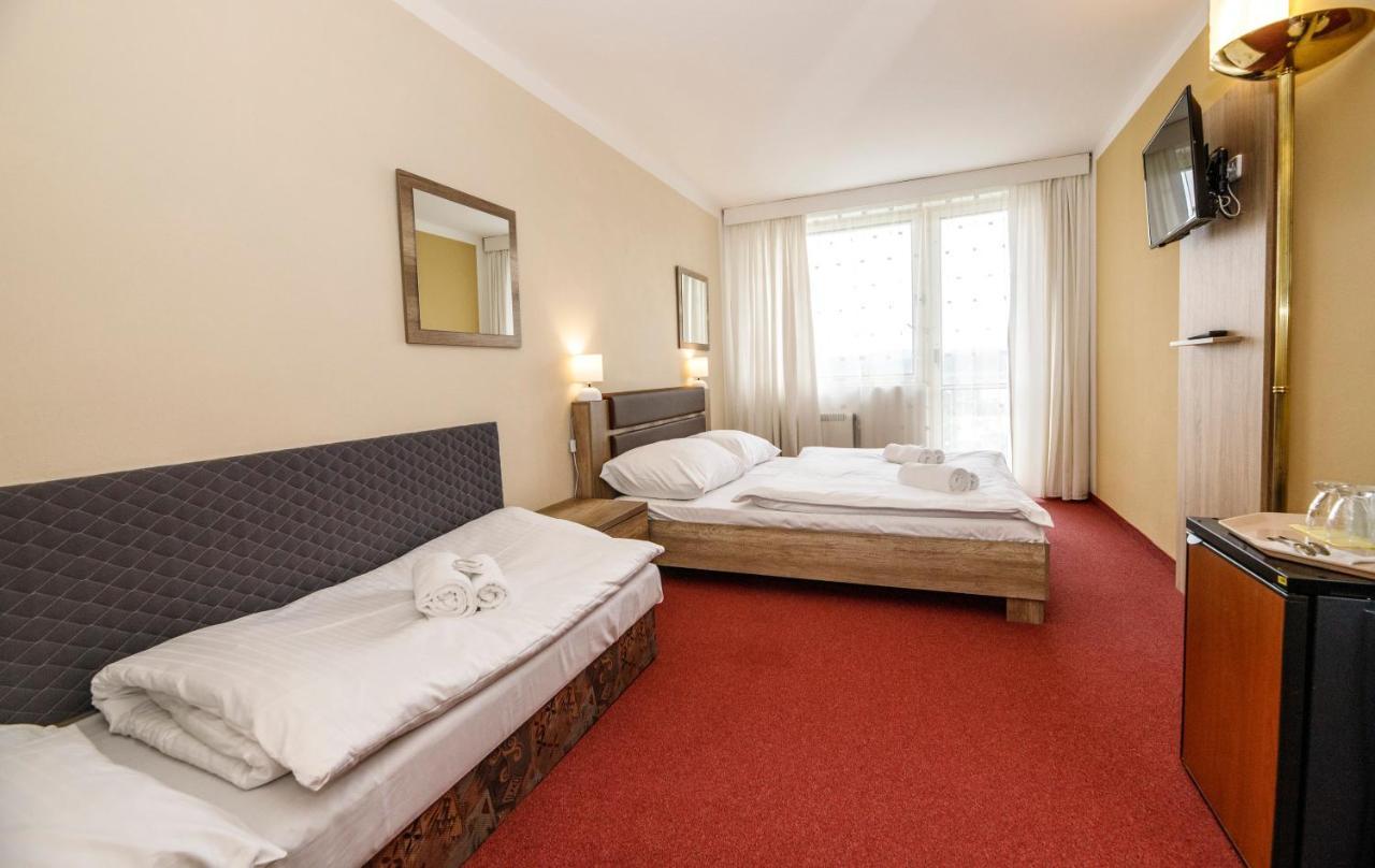 Hotel Panorama Orlik Klucenice Esterno foto