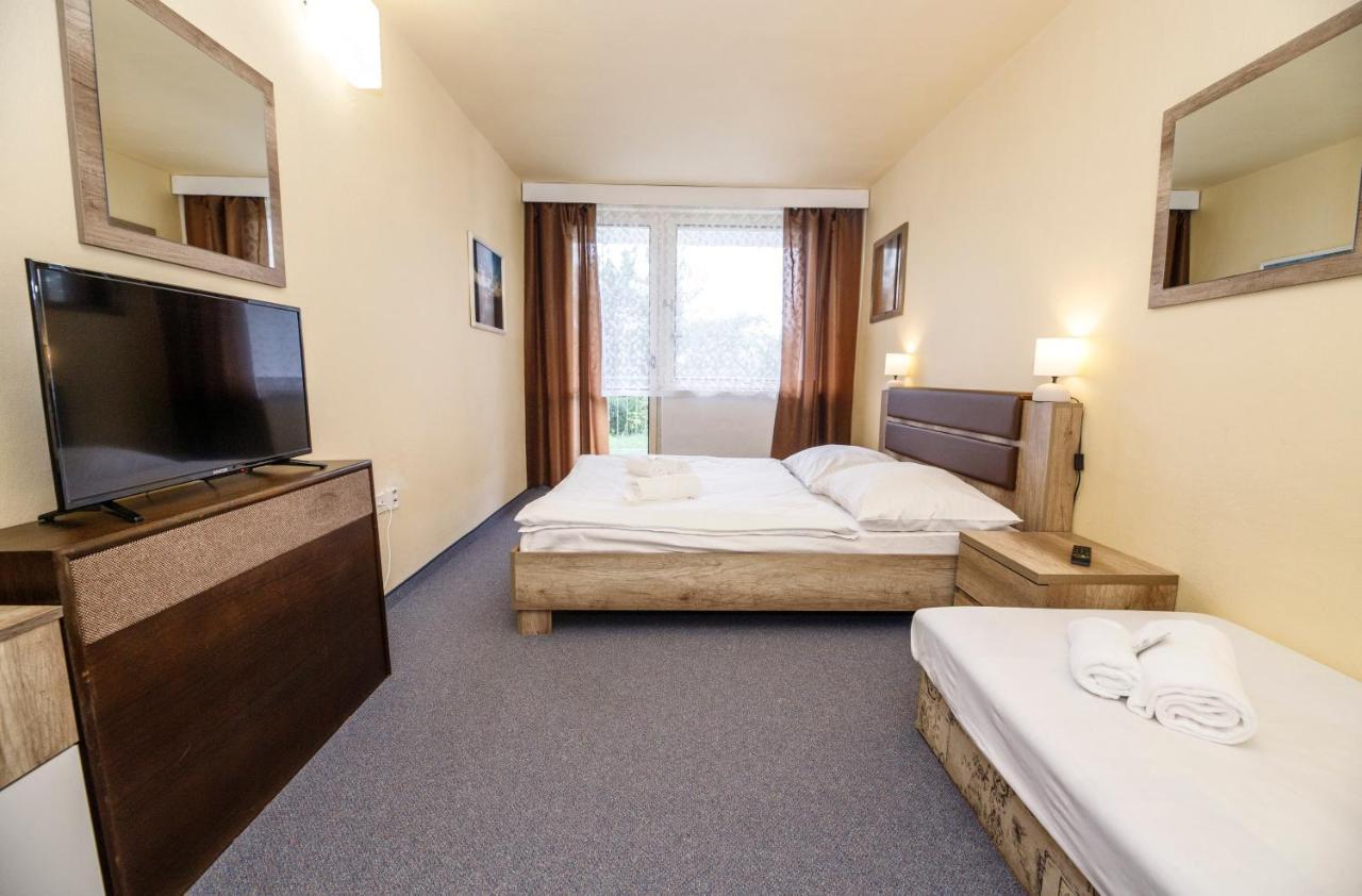 Hotel Panorama Orlik Klucenice Esterno foto