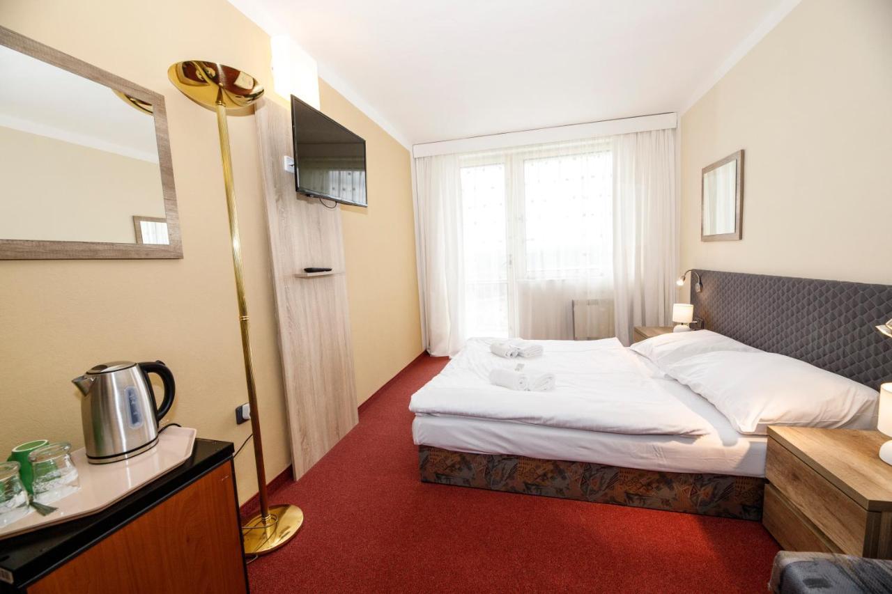 Hotel Panorama Orlik Klucenice Esterno foto