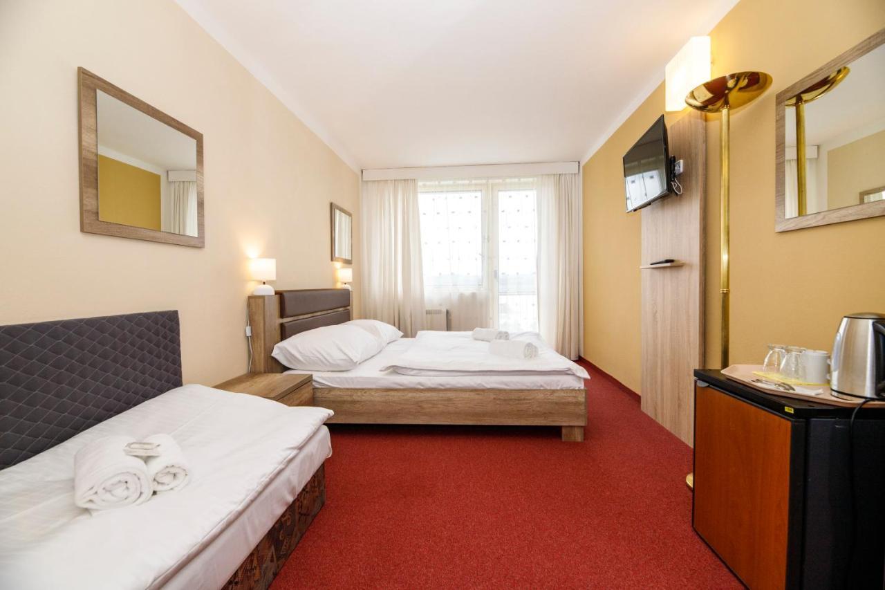 Hotel Panorama Orlik Klucenice Esterno foto