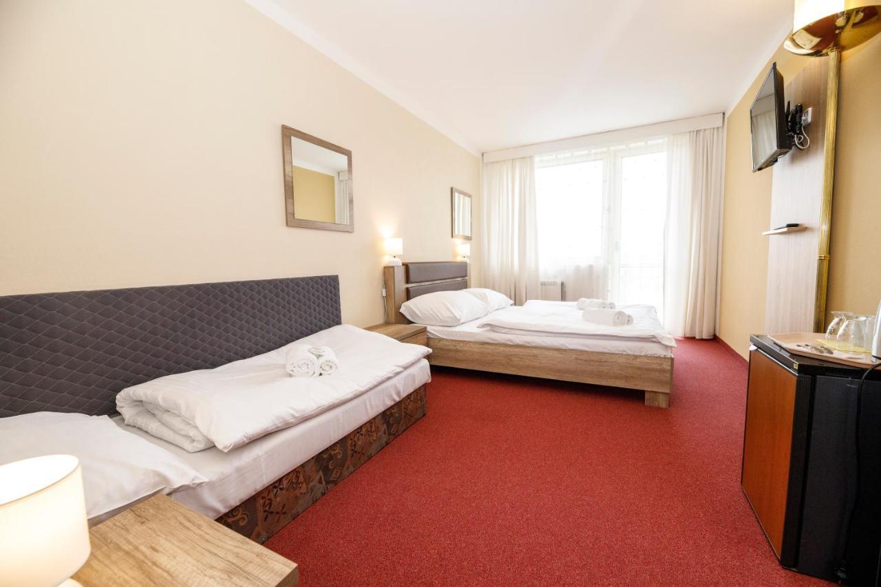 Hotel Panorama Orlik Klucenice Esterno foto