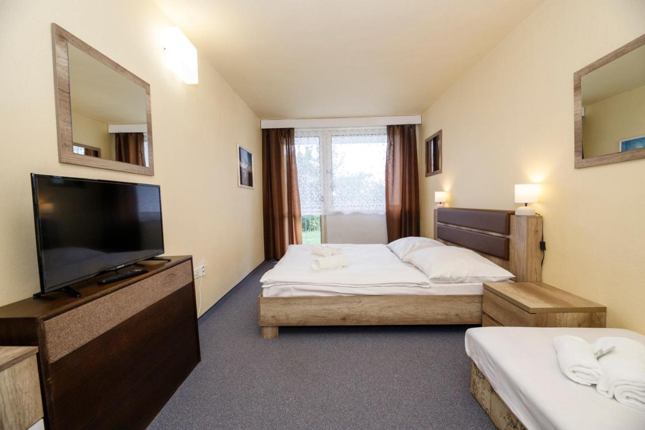 Hotel Panorama Orlik Klucenice Esterno foto