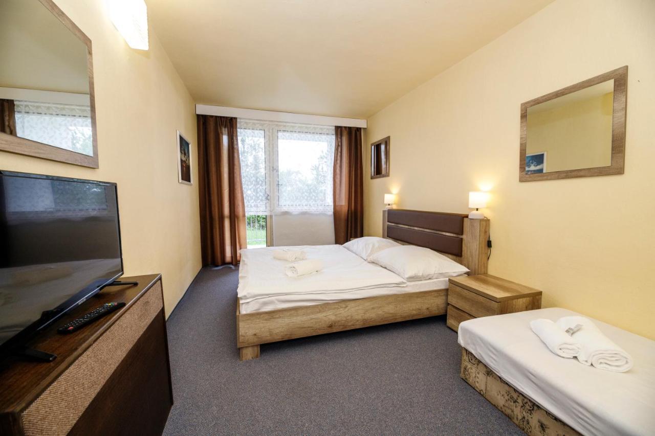 Hotel Panorama Orlik Klucenice Esterno foto